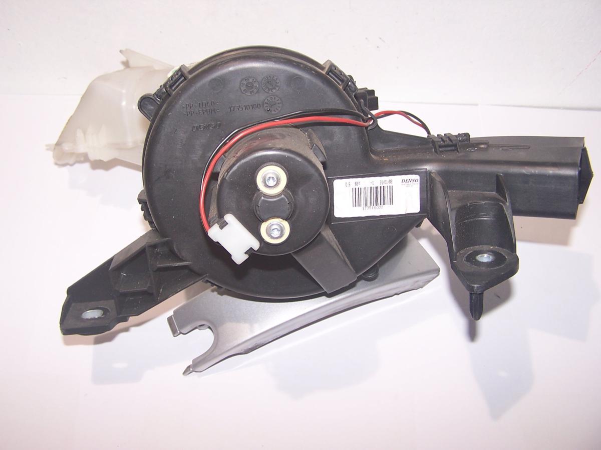 173510000  VENTOLA  ABITACOLO POST DX CITROEN C4 PICASSO <br /><br />