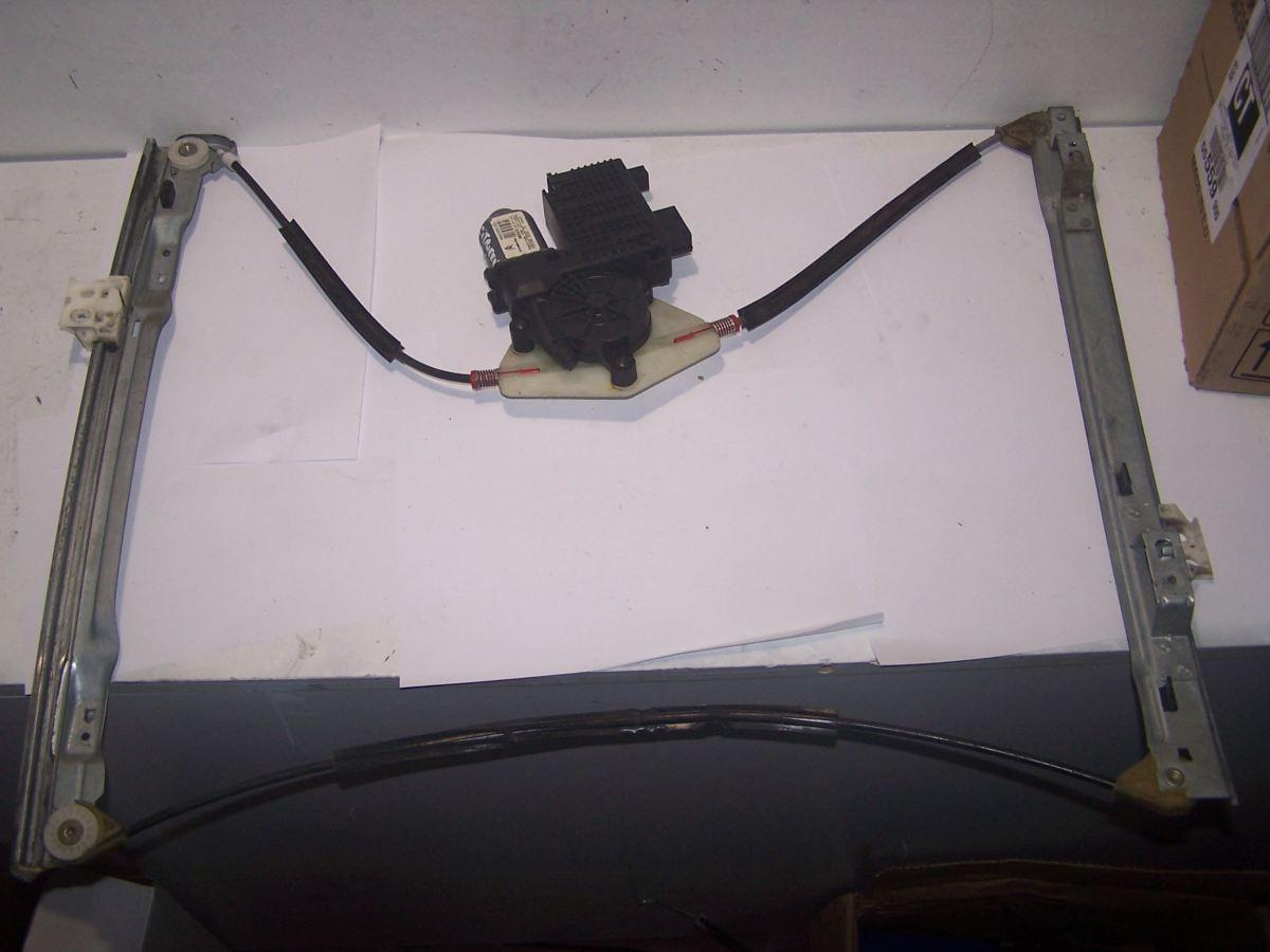 9682495780  ALZACRISTALLO ANTERIORE DX CITROEN C4 PICASSO <br />